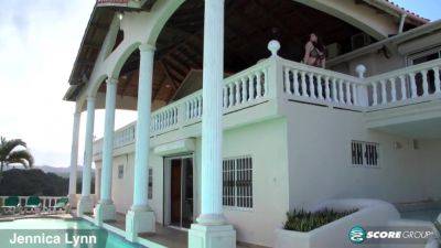 Jennica Lynn: What Color Are My Eyes? - hotmovs.com