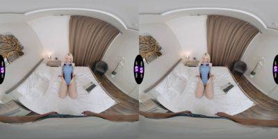 Gamer fuckslut amber’s controller - dick instead of joystick - teenmegaworld - sexu.com