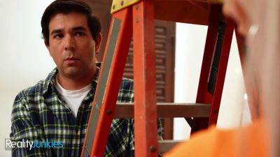 Realityjunkies - pecker starved milf woos the handyman to take his cock out and nail her - sexu.com