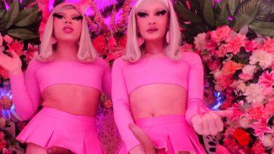 Two hot Futanari's stroking and teasing on cam - drtvid.com