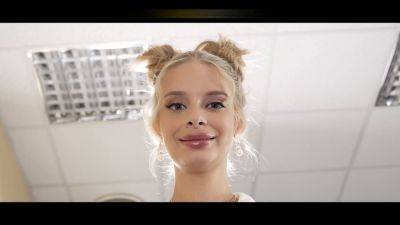 Naomi Love seduces and fucks during job interview with her busty blonde body - sexu.com - Czech Republic