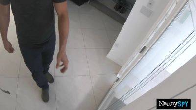 Dyke babysitter gets caught with her face in girlfriend's vagina - sexu.com