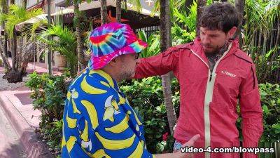 Willow Ryder - Willow Ryder & Vivianne DeSilva Eat Cum off Pineapple in Rimming Threesome, Scene #01 - hotmovs.com