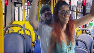Ator Zegalinha - Jovem Estudante Encoxada E Fodida No Onibus Em Publico! 12 Min - hclips.com