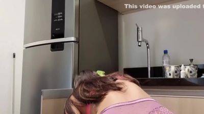 Bianca Naldy, Leo Skull And Big Pussy In Macho Me Viu De Calcinha Na Cozinha E Meteu A Pica 10 Min - hclips.com - Brazil