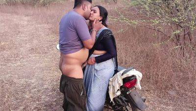 Hot Desi Kavita Bhabhi Fucked Hard Doggy Style in Jungle - Indian Aunty Outdoor Sex - veryfreeporn.com - India