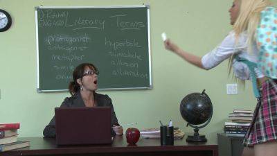 Smack My Naughty Ass Pink With Johnny Sins, Kagney Linn Karter - Brazzers - hotmovs.com