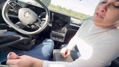 Brunette MILF Kat Aluna Sucks Cock in Car - POV Blowjob & Swallow - veryfreeporn.com