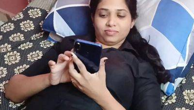 Desi Girl Fucks Stepdad Hard in Doggy Style - Apple Porn - veryfreeporn.com - India