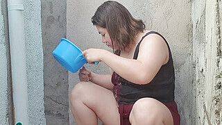 Filipina taking a bath outside the house got fuck - ah-me.com