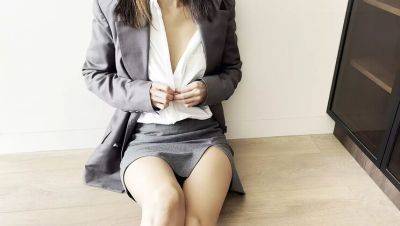 Skinny secretary Liza Shultz gets fingered and fucked by boss in hot POV scene - xxxfiles.com