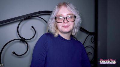 Annie Archer - Blonde Cutie Sucks A Big Dick And Gets Banged! - txxx.com