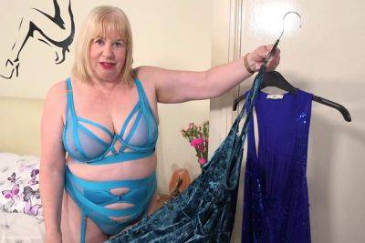 My Sexy Stockings Pt1 - SpeedyBee - hclips.com - Britain