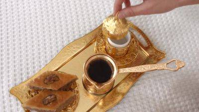 Hot brunette loves to fuck with her BF - hotmovs.com