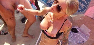 je vide plein de mecs sur une plage - txxx.com - France