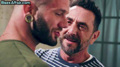 Cutie bisex babe cockriding in 3some - hotmovs.com