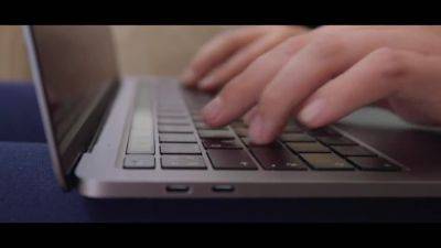 CUCK4K. Whore doesn’t mind to suck a huge dick and look into her hubby’s eyes - hotmovs.com