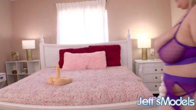 Bunny De-La-Cruz - Super Hot Blonde Plumper Bunny De La Cruz Goes Solo - hotmovs.com