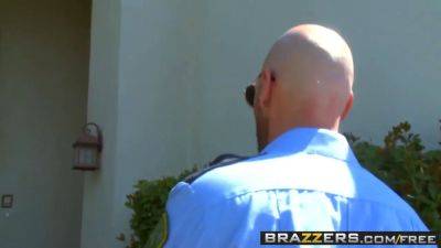 Abigail Mac - Johnny Sins - Brazzers - (Abigail Mac, Johnny Sins) - a domestic dicking - sexu.com