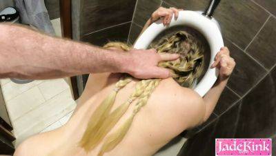 Public Sauna Blowjob - Amateur Slut Sucks Big Cock Rough - veryfreeporn.com