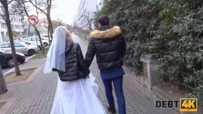 Eveline Dellai - Debt4k. intense debt collector tastes wet pussy of debtor - sexu.com - Czech Republic