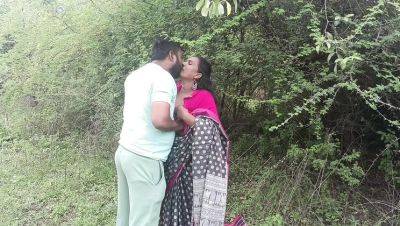 Desi India - Desi Indian Kavita gets doggy style fuck in jungle - cum on her ass in saree outdoor sex - veryfreeporn.com - India