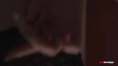 Britney Makes It Very Personal - hotmovs.com