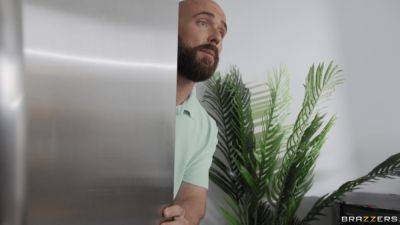 Danny Steele - Lick My Stepmom With Ryan Keely, Danny Steele, Demi Hawks - Brazzers - hotmovs.com