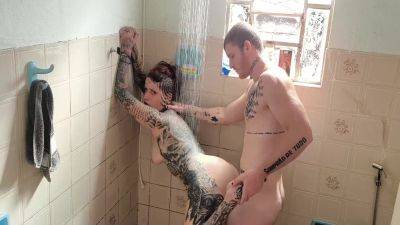 Naty Loka In Meu Meio-irmao Me Comeu No Banho 10 Min - hclips.com