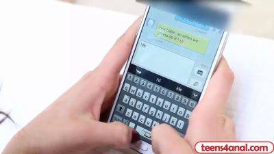 Virgin teen Mandy pressured by her boyfriend to have sex - sexu.com