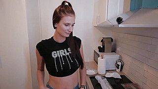 I asked her to clean the apartment and fucked her. - ah-me.com