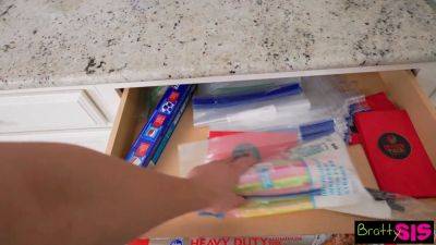 Melanie Marie's Dirty Diary seduces Stepbro into Fulfilling her Sexual Fantasy - sexu.com