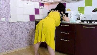 Big Tit MILF Devenyskpot Shows Off Her Natural Tits & Takes Deep Anal Fuck - porntry.com