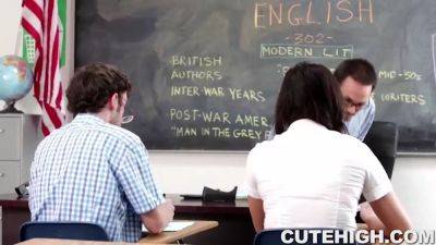 Anastasia Black nails a nerd - sexu.com