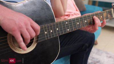 Skinny girl asks guitarist to penetrate vagina - hotmovs.com