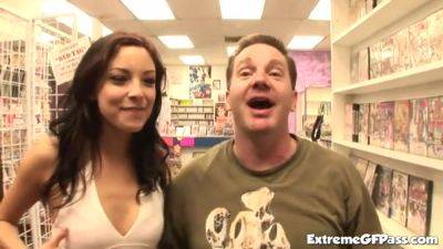 Threeway whore screwed hard and deep - hotmovs.com