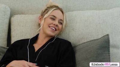 Big tits lesbian doctor pussy licking blonde patient - hotmovs.com