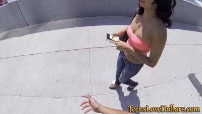 Teenager paid to smoke dick - sexu.com