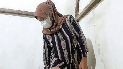 Hijab MILF Rania Plays With Her Huge Tits & Wet Pussy - Solo Masturbation - veryfreeporn.com