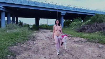 Amateur MILF Za Za Naked Under Bridge in High Heels - veryfreeporn.com