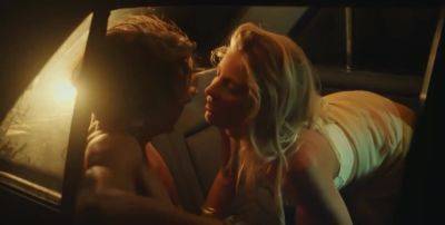 lola baise james dans la voiture - txxx.com - France