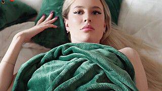 My Stepmom Wanted To Relax After The Club, But I Changed Her Plans-I Finished on A Pretty Face - ah-me.com