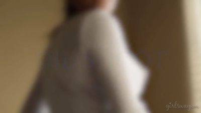 Serena Blair - Vanessa Veracruz oiled up by Serena Blair - sexu.com - Usa