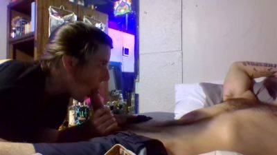 Girlfriend Wakes Me Up With Blowjob - hclips.com