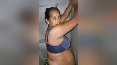 Stepmom Advantage Of Stepmother Seeing Her Alone And Has Sex With Her - desi-porntube.com - India