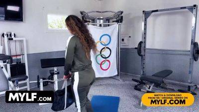 Jessie Rogers - Jessie Rogers gets a hardcore workout in the gym for the Olympics! - sexu.com - Brazil