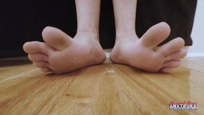 Petite Cute Ginger Luna Parish Sucks A Dick And Gets Banged! - hotmovs.com