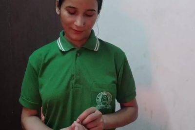 Little Stepsister Was Taken To The Hotel On The Pretext Of Visiting School - desi-porntube.com - India