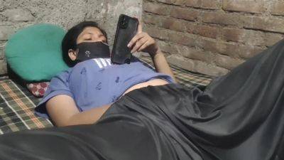Desi Village Girl Masterbating When She Watching Video - desi-porntube.com - India