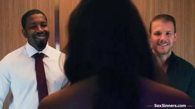 Dont Have Elevator Sex To Keep A Secret - Gizelle Blanco And Isiah Maxwell - hotmovs.com